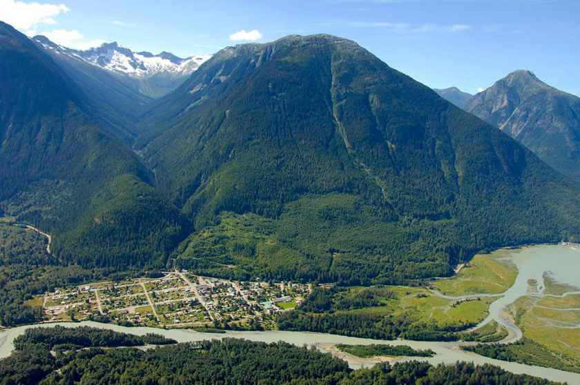 Q'umk'uts Village located at the mouth of the Bella Coola River. Photo by SFU Northwest Village Project