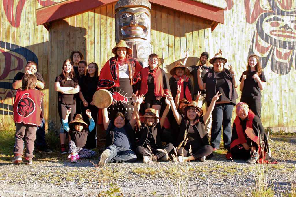 Group photo of the Súa Performance Group